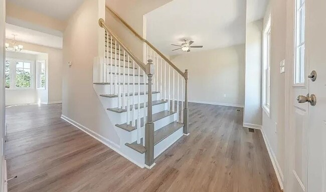 Photo - 201 Winnbrook St