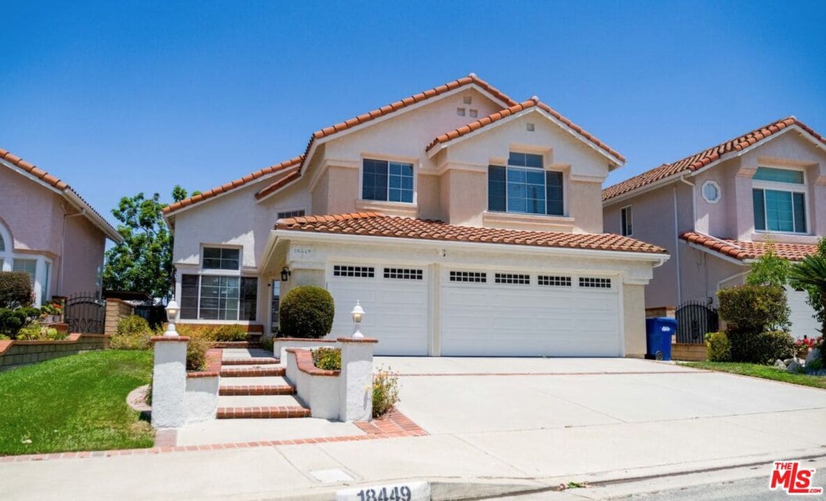 Photo - 18449 Buttonwood Ln House