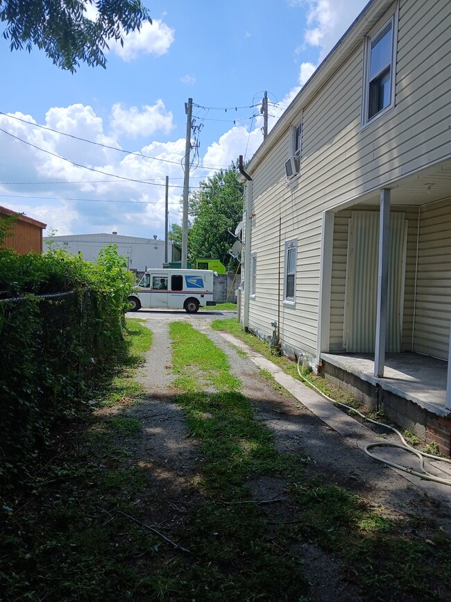 Building Photo - 510 1st Ave Rental