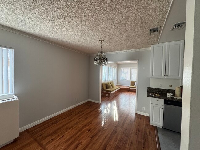 Photo - 5208 Wilkinson Ave Unidad 4