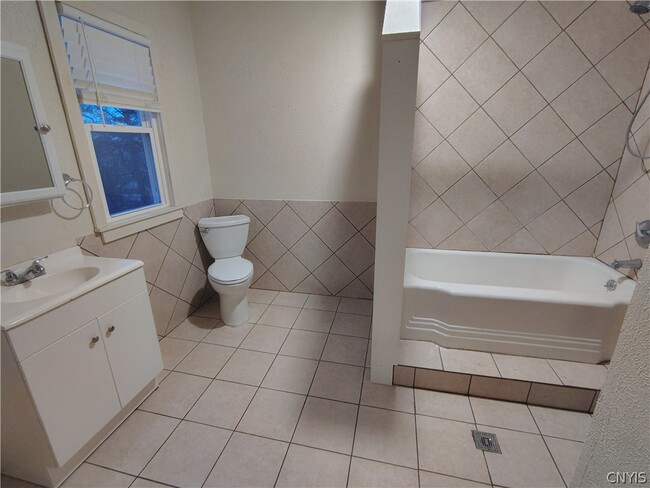 Photo - 147 E Matson Ave