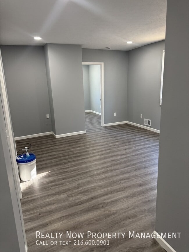 Photo - 2054 W 98th St Unit Up