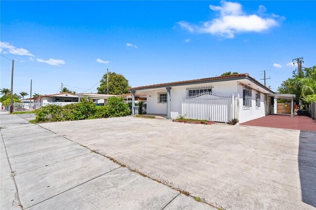 Photo - 361 E 39th St Unidad 1