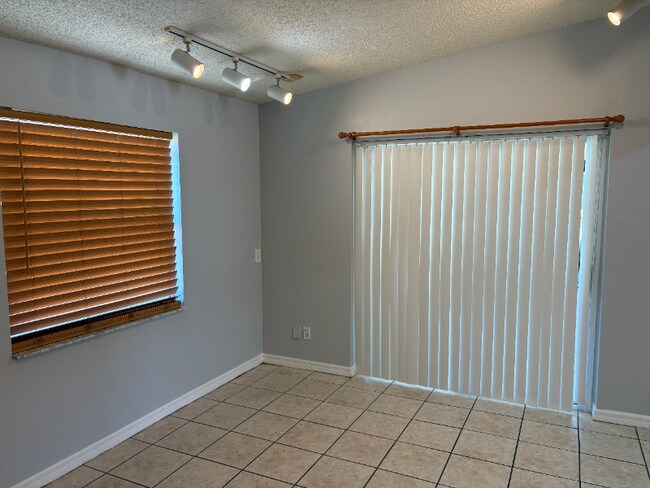 Photo - 4816 Miranda Cir