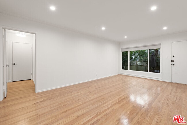Building Photo - 1208 N Crescent Heights Blvd Unit 4 Rental