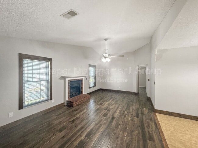 Photo - 8108 Halifax Way