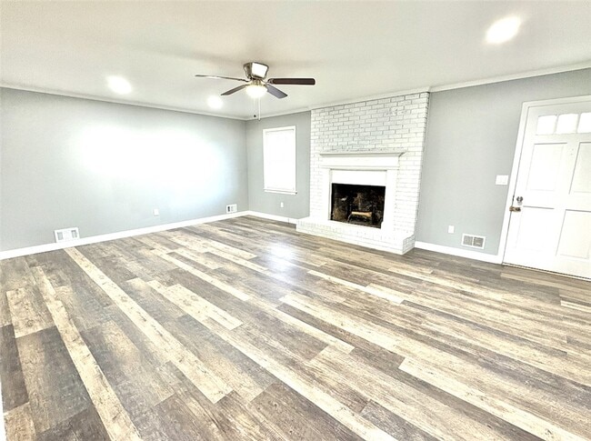 Photo - 207 Keystone Dr