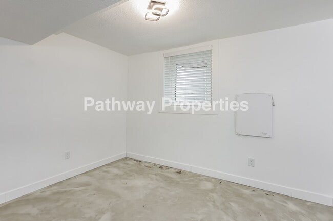 1330 S 1100 E Unidad Basement Unit