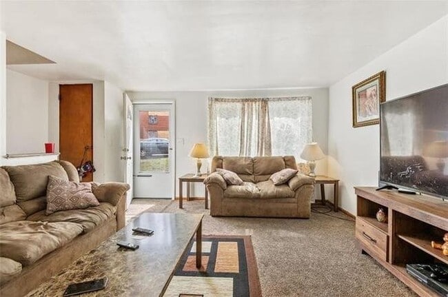 Photo - 1769 McNary Blvd