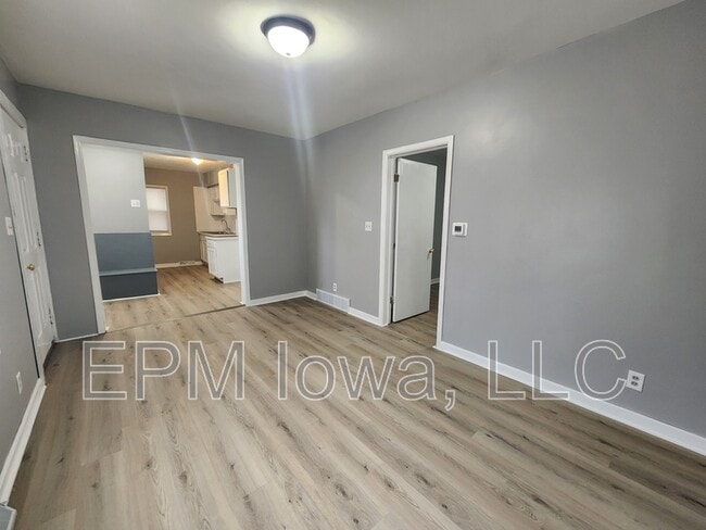 Photo - 151 French St
