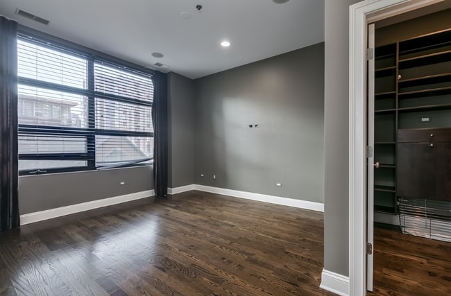 Photo - 150 W Superior St Unit 808