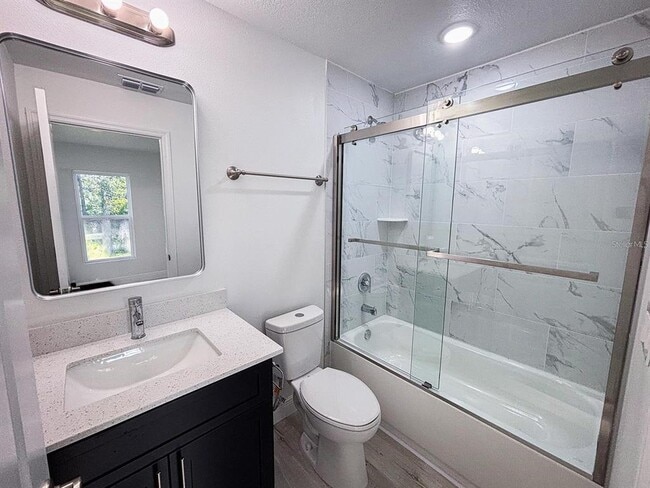 2201 Conway Dr Unit 203
