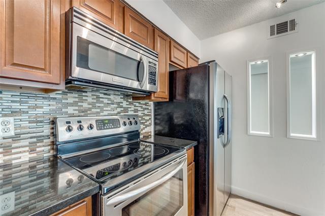 Building Photo - 4851 Cedar Springs Rd Unit 190