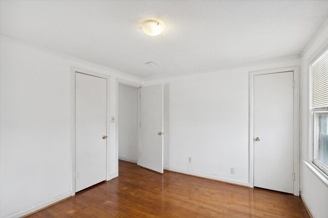 Photo - 22107/22109/22111 15 Mile Rd - T - Dubai 2... Unit 22111 15 Mile Rd TR 11/3/25