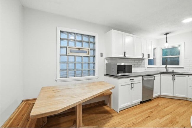 Building Photo - 188 Cleveland Ave S Rental