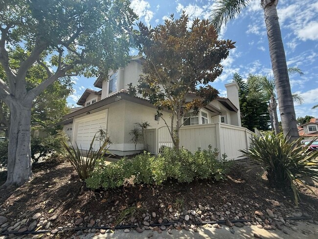 Photo - LOCATION LOCATION!! 4BR/3BA Townhome in De...