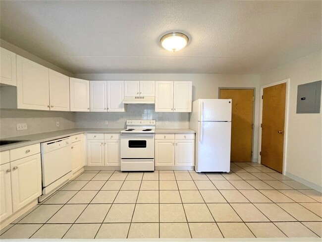 Building Photo - 580 Salem St Unit 41