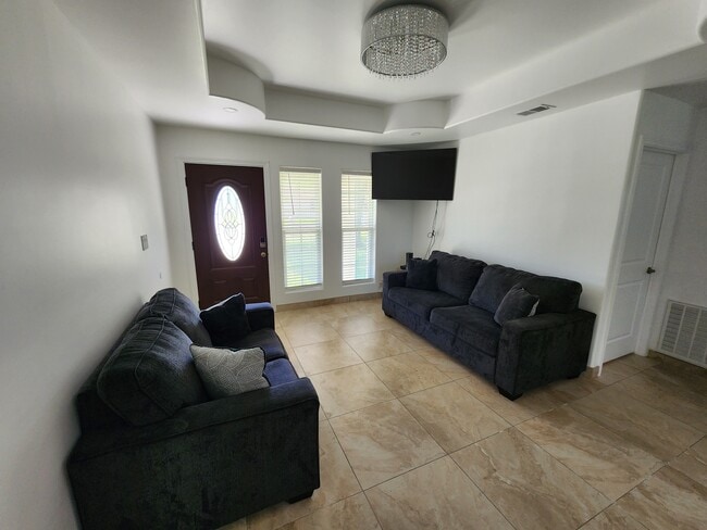 Fully Furnished and cozy - 228 Las Mitras Ln