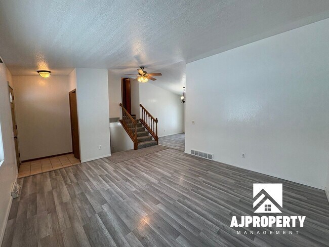 Photo - 5801 W Coughran Ct