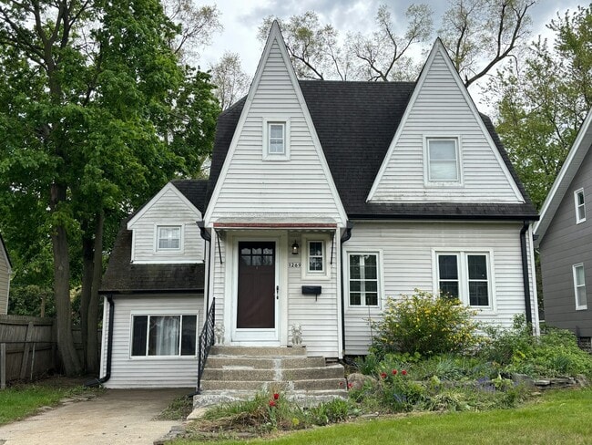 Building Photo - 1269 Leroy St