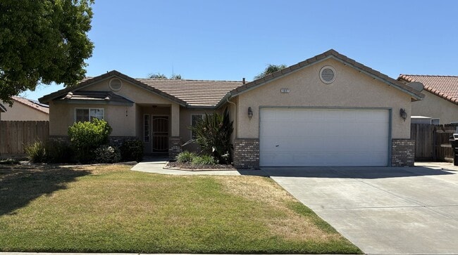 Building Photo - 4 Bedroom 2 Bath Home