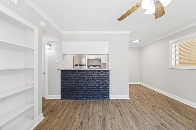 Photo - 201 Emerson St Unit 2