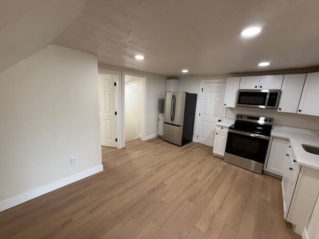 Photo - 660 23rd St Unit Upstairs