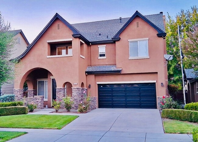 Beautifully Remodeled 4-Bedroom, 2.5 Bath ... - Beautifully Remodeled 4-Bedroom, 2.5 Bath ... Casa