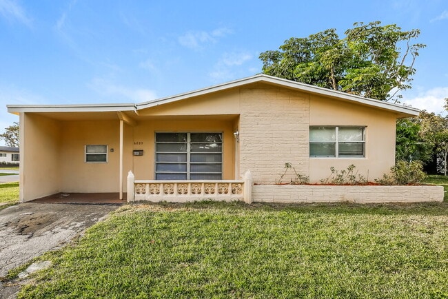 Building Photo - 6885 NW 27th Ct