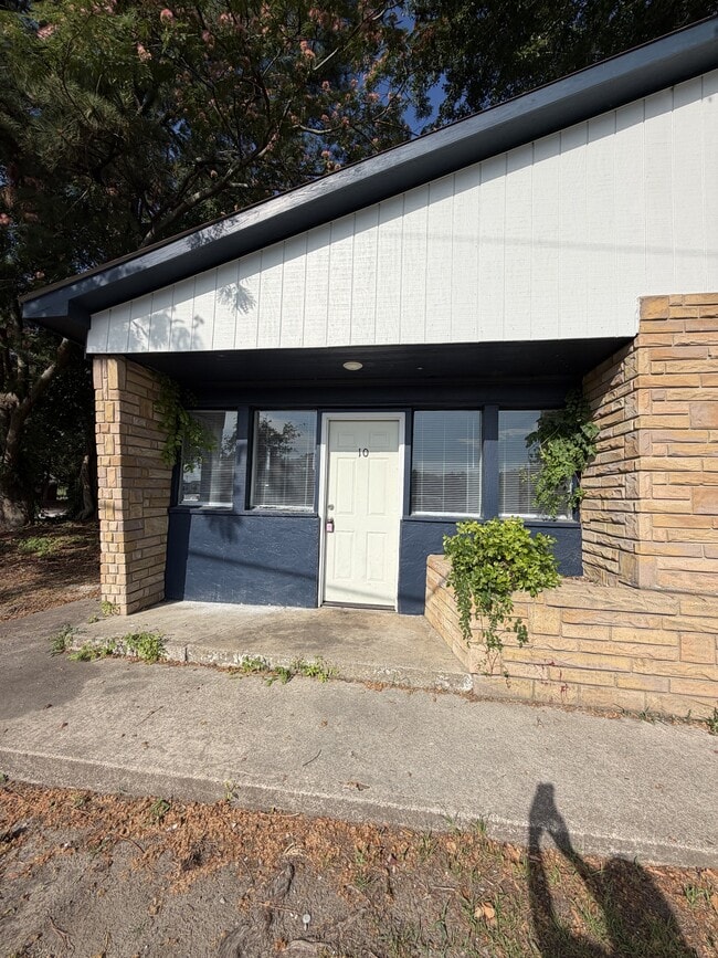 Building Photo - 3690 U.S. 17-10 Unit 10