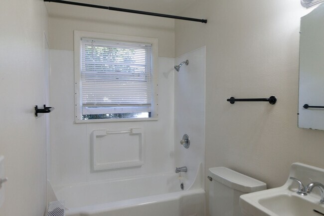 Photo - Study, Sleep, Repeat — Vintage 2-Bedroom N... Unidad 002W