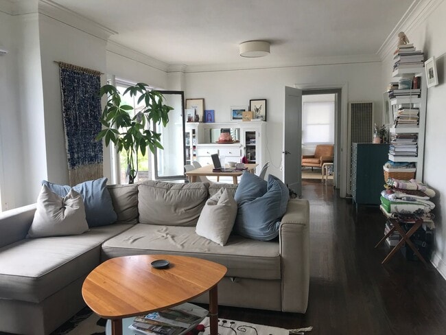 Photo - Large 2 Bed, 1 Bath Upper Level Residence with Parking & In-Unit Laundry Unidad 704