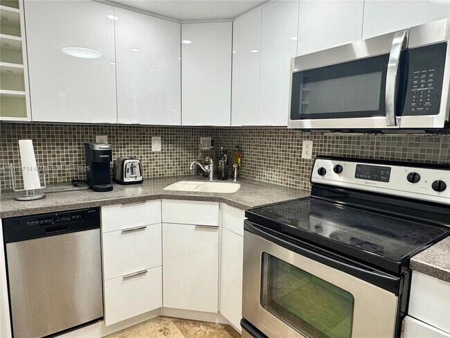 Photo - 200 S Birch Rd Unit 606