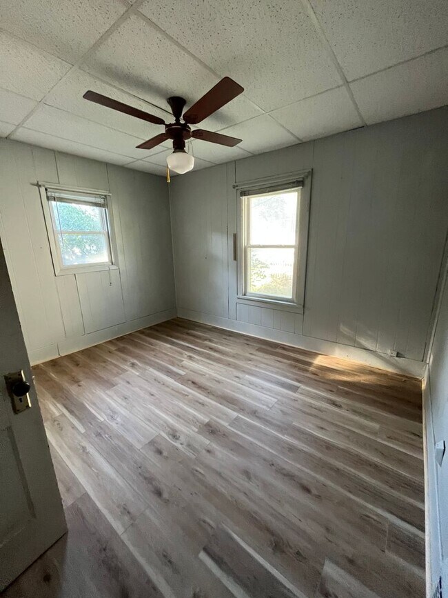 Photo - 2 bedroom 1.5 Bathroom House!