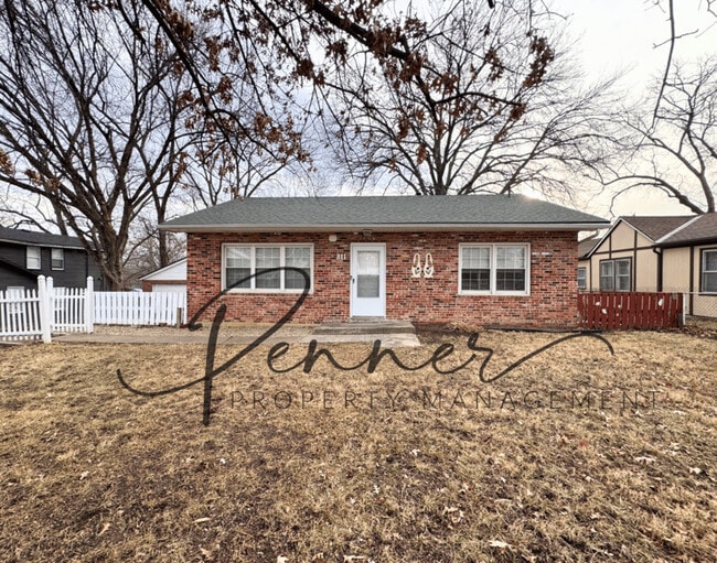 Building Photo - 811 S Hardy Ave