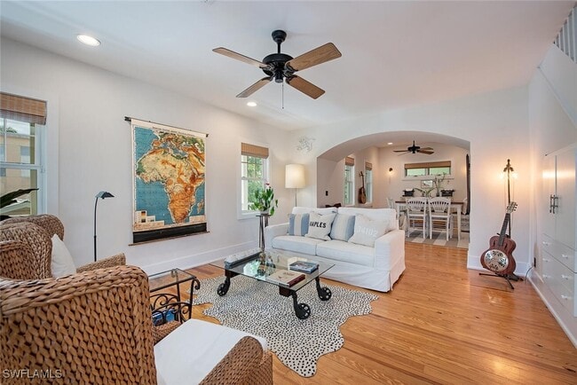 Photo - 756 8th Ave S