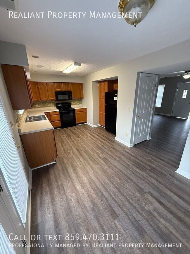 Photo - 223 Tanbark Dr