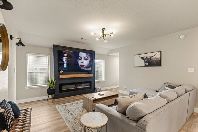 21627 Calico Bush Trail