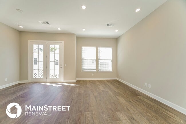 Photo - 5106 Royal Heath Dr