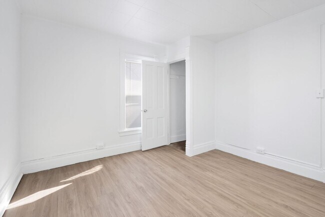 Photo - 2104 College St Unit Apt 2