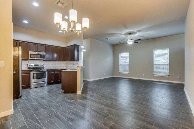 Photo - BEAUTIFUL 3 BEDROOM TOWNHOUSE LOCATED IN BASTROP, TEXAS!