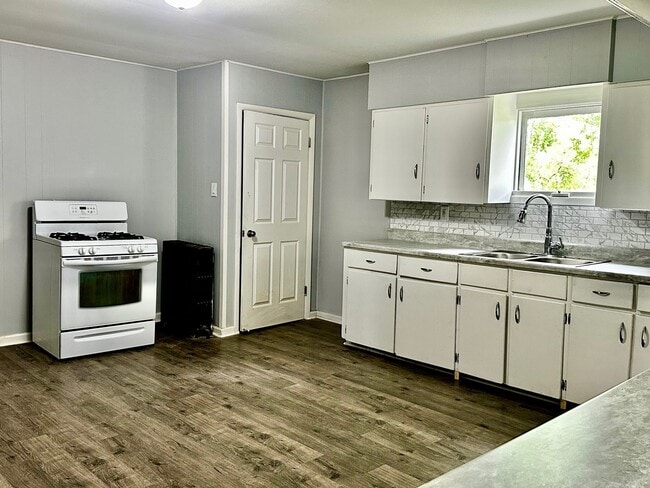 Photo - 644 Stamp Dr