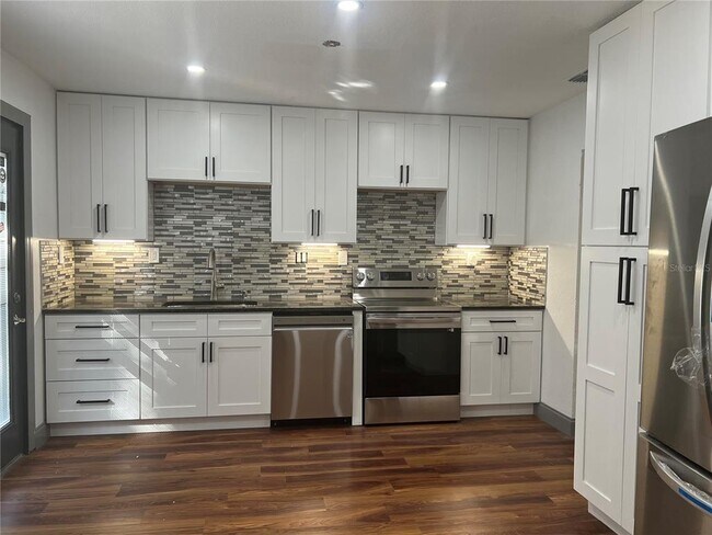 Photo - 4702 N Willis St