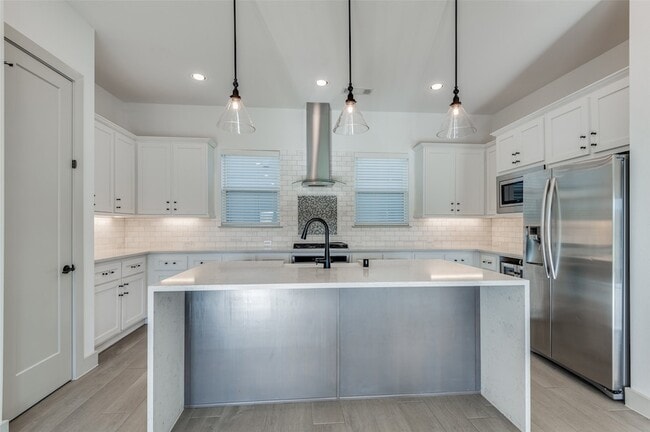 Building Photo - 2609 La Altura Ln