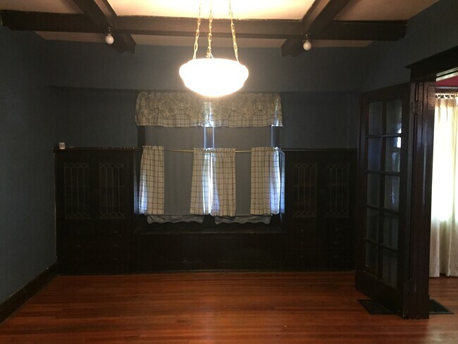 Dining Room - 2815 E Vermont St