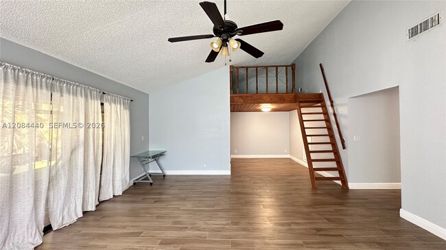 Photo - 566 SW 20th Ct