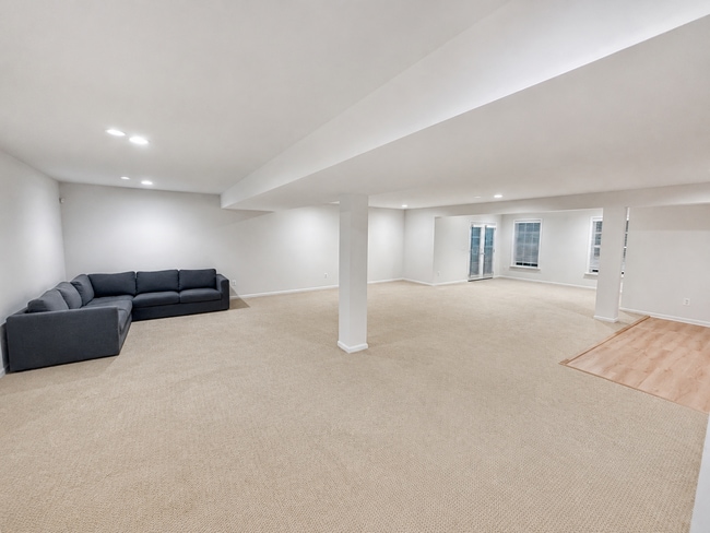 Photo - 7412 Pensacola Pl Unidad Modern Spacious Basement