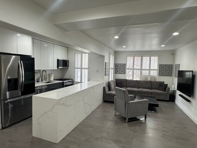 Photo - 64-35-35 Yellowstone Blvd Unit 1P