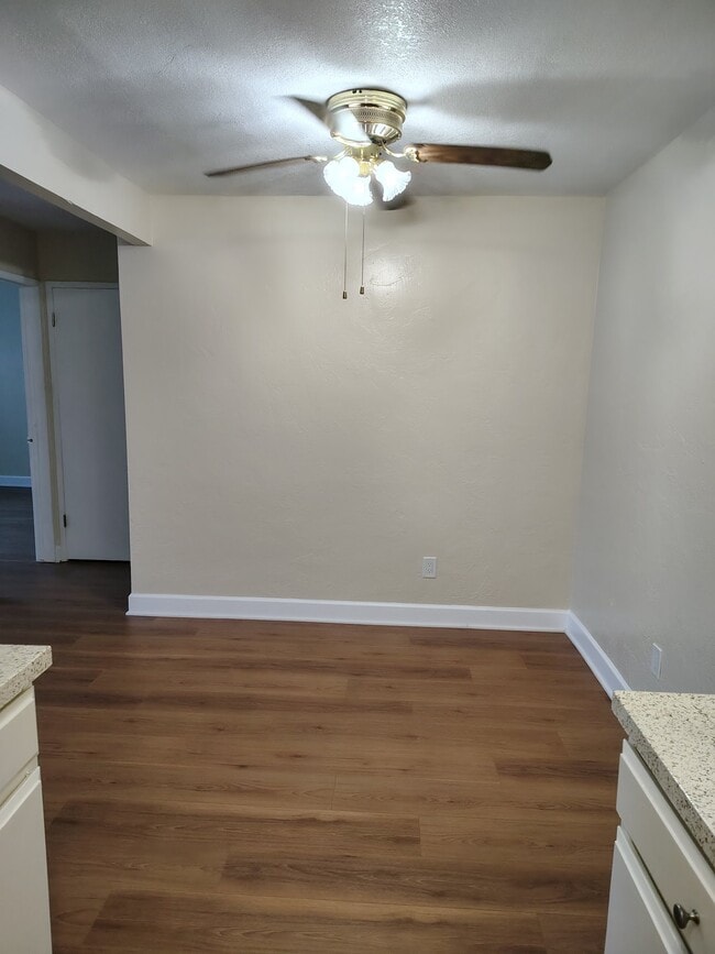 Photo - 6742 Western Ave Unidad 4