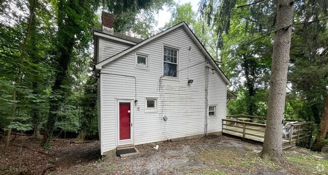 Building Photo - 1916 Sulgrave Ave Unit 1st Floor Rental